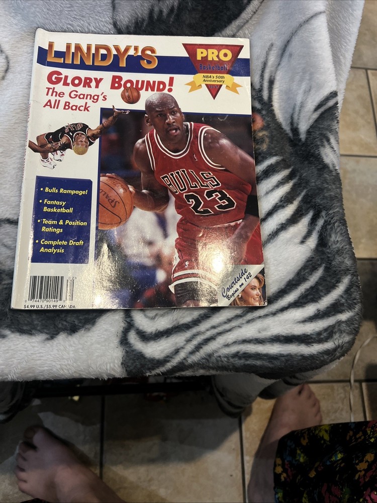 NBA Basketball Lindy’s Glory Bound Pro 50th ’96-’97 Michael Jordan Magazine Book