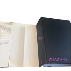 Halston by Patricia Mears and Steven Bluttal 2001 Hardback Book