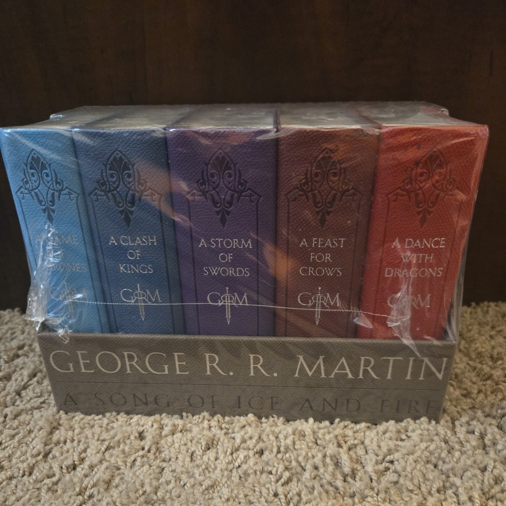 George R.R. Martin A Song of Ice and Fire Leather Cloth 5 Book Boxed Set Sealed