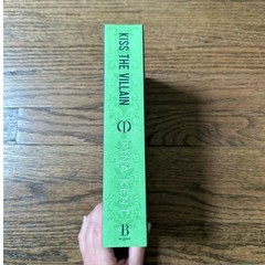 Kiss The Villain By Rina Kent Deluxe Paperback W/ Sprayed Edges