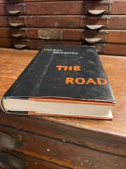 Lot of 5: The Road by Cormac McCarthy TRUE First Edition Hardcover + 4 PB Books
