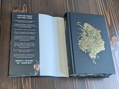 Shield of Sparrows Deluxe Special Ed. Devney Perry Sprayed Edges