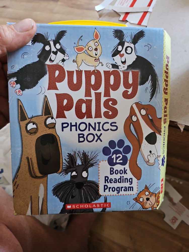 SCHOLASTIC Puppy Pals Phonics Box