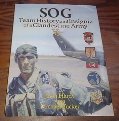 Vietnam War / SOG: Team History & Insignia of Clandestine Army V. 2 / FOLIO HBDJ