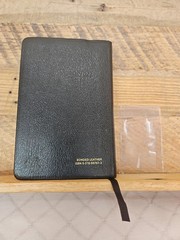 Classic 1984 NIV Compact Reference Bible in Black Bonded Leather Red Letter VG