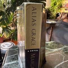 Alias Grace A Novel Vintage Paperback Book Margaret Atwood 1996