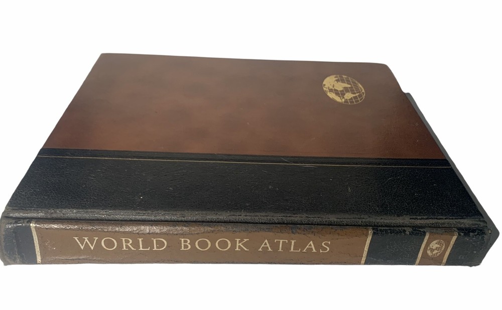 The World Book Atlas 1971 Hard Cover Maps Populations Moon Photos 392 Pages