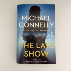 Lot of 6 Michael Connelly Paperback Books