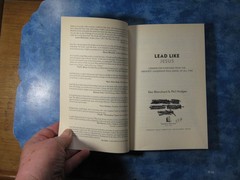 LEAD LIKE JESUS by Ken Blanchard & Phil Hodges SC 2005 Discussion Guide VGC