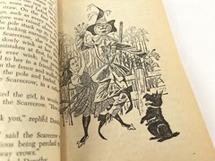Wizard of Oz Paperback Book 1968, Printed in the USA, 156 pages 7.75×5″