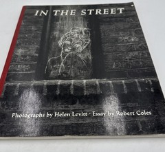 Helen Levitt In The Street 1987 1st Edition PB Chalk Drawings Messages Duke