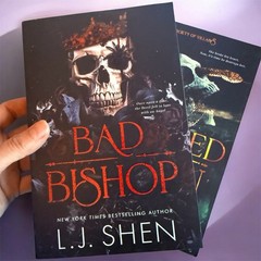 LJ Shen Bad Bishop Sprayed Edges + Twisted Pawn Society of Villains Set
