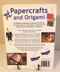 Papercrafts and Origami Paperback Softcover Hermes House Arts & Crafts 512 Pages