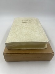 Holy Bible New American Bible Catholic Bible Publishers 1983 Thomas Nelson NEW