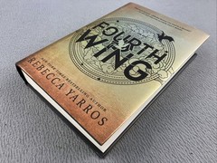 Fourth Wing – Hardcover By Yarros, Rebecca – VERY GOOD
