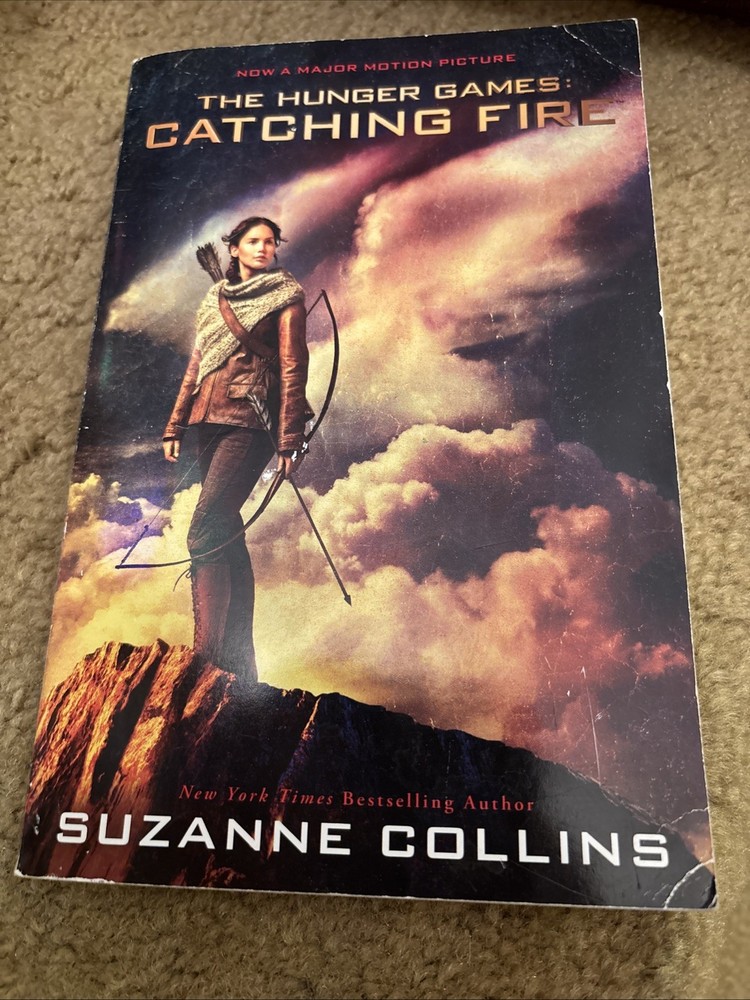 Catching Fire By Suzanne Collins, Paperback