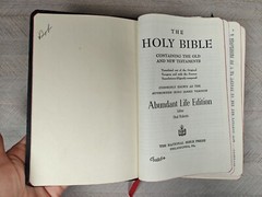 Holy Bible Abundant Life KJV Oral Roberts Black Leather National Bible Press