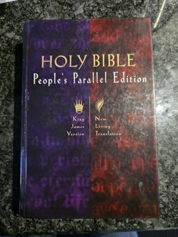 Holy Bible: People’s Parallel Edition King James Version/New Living Translation