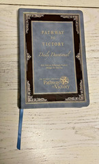 Pathway To Victory Daily Devotional Book Leatherette Dr Robert Jeffress 2022