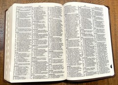 French Thompson Chain Ref. Bible, 1979 La Colombe, Thumb Idx. Brown Faux Leather