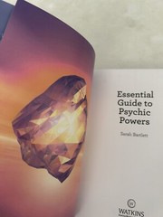 Essential Guide to Psychic Powers, Sarah Bartlett