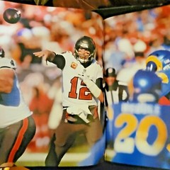 Legends -Tom Brady Issue-Lindy’s Sports Collector Edition Pro Football Spring 22