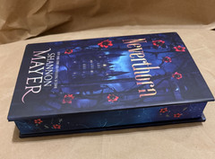 NEVERTHORN by Shannon Mayer – Exclusive Edition Sprayed Edge HARDBACK & swag