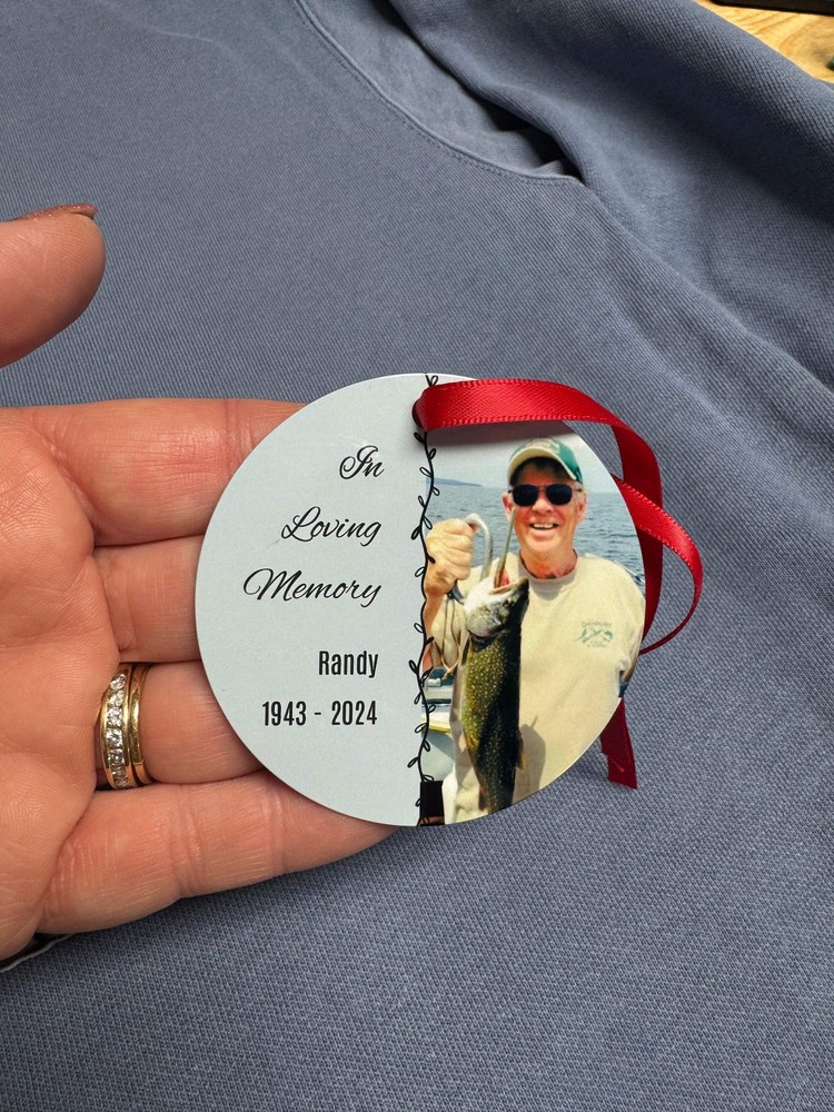 Remembering our Loved Ones – Memorial Ornament – 2.75″ Aluminum Round
