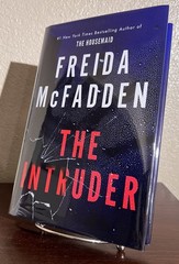 THE INTRUDER by Freida McFadden (2025, Hardcover) 1st/2nd – Sprayed Edges Deluxe