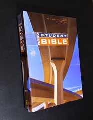 ZONDERVAN STUDENT BIBLE – New Revised Standard Version (As New)