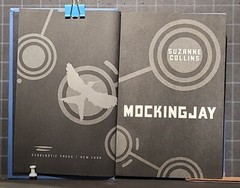 The Hunger Games Ser.: Mockingjay: Book Three by Suzanne Collins 775
