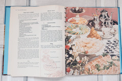 Betty Crocker Hostess cookbook 1970 illustrated & photos 168 pages variety menus