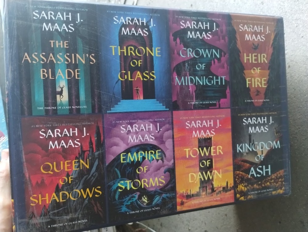 Throne of Glass Hardcover Box Set by Sarah J. Maas (2023, Hardcover