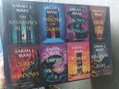 Throne of Glass Hardcover Box Set by Sarah J. Maas (2023, Hardcover
