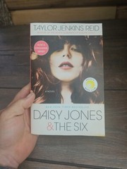 Daisy Jones & The Six: A Novel Jenkins Reid, Taylor