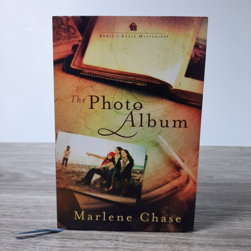 The Photo Album Marlene Chase 2020 Annie’s Attic Mysteries Fiction Annie’s