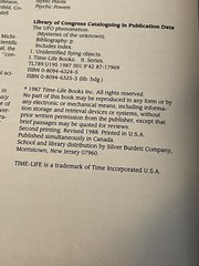Mysteries of the Unknown : The UFO Phenomenon + Mysterious Creatures Time Books