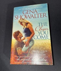 Lot Of 2 Bilingual Romantic Novels – One Is Signed – Vintage – Love Stories