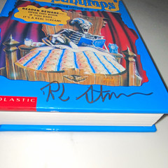 Signed R.L. Stine Goosebumps Monster Edition 1 (1995) – Signature on Front Cover