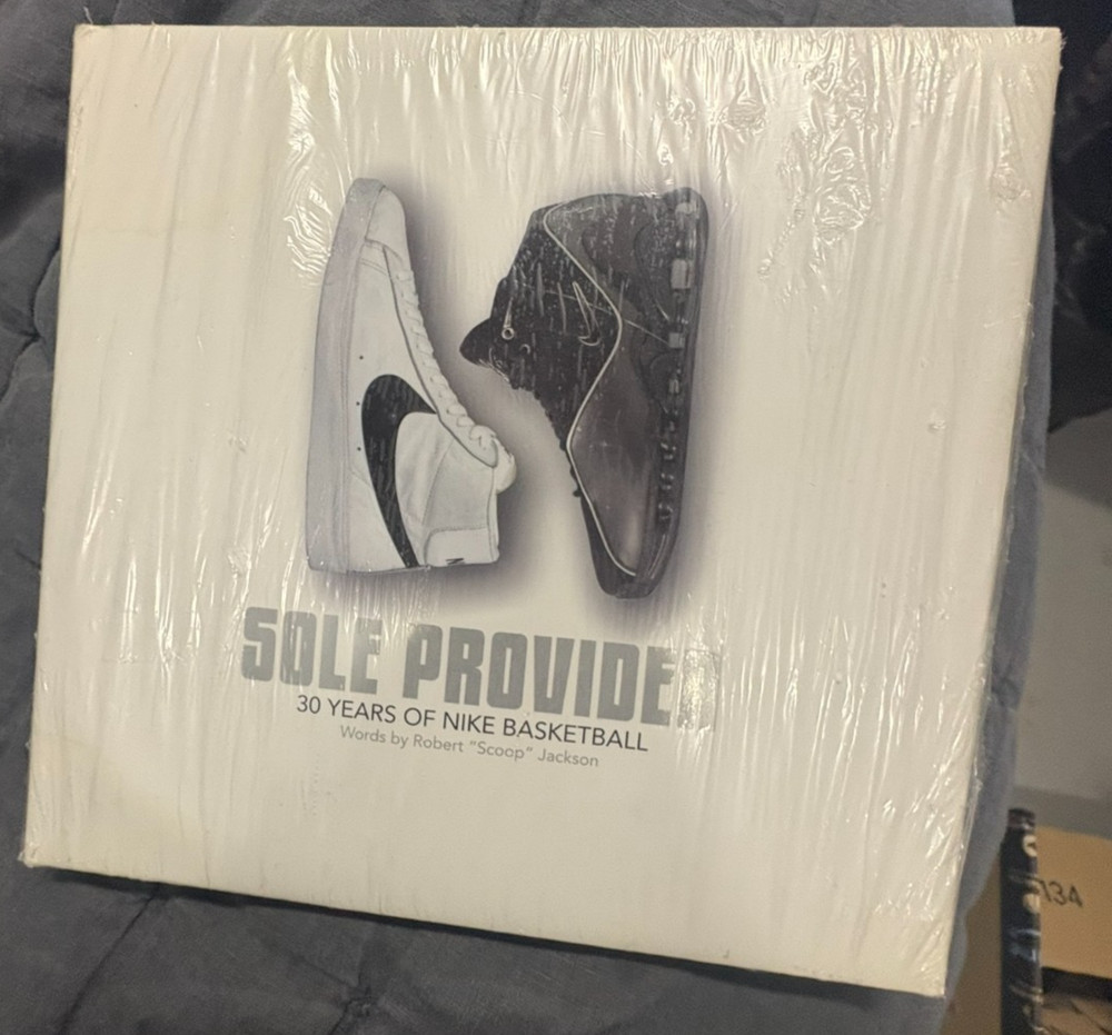SEALED Sole Provider: 30 Years of Nike Basketball by Robert „Scoop” Jackson HC