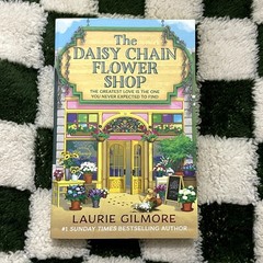 The Daisy Chain Flower Shop Laurie Gilmore The WORKS UK Excl Sprayed Edges Book