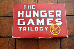 THE HUNGER GAMES TRILOGY BOX SET BY SUZANNE COLLINS EXCELLENT CONDITION