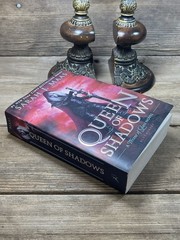 QUEEN OF SHADOWS (THRONE OF GLASS) By Sarah J. Maas **Mint Condition**