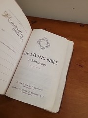 The Living Bible Paraphrased 1977 Compact Tyndale Bonded Leather FREE SHIPPING!