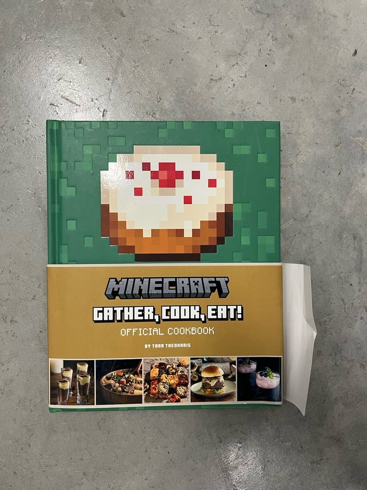 Minecraft: Gather, Cook, Eat! Official Cookbook – Tara Theoharis – Hardcover