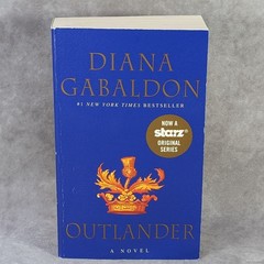 Lot of 8 Diana Gabaldon Paperback Books Outlander Voyager Drums of Autumn