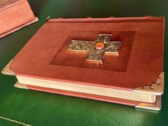 Family Russian Bible – Handcrafted – Leather Gift Box – Gold Edges – Cyrillic