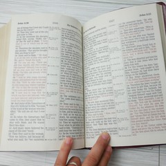 Holy Bible Thomas Nelson New King James Version Words of Christ in Red 1994 READ