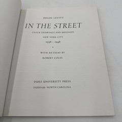 Helen Levitt In The Street 1987 1st Edition PB Chalk Drawings Messages Duke