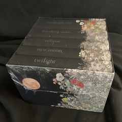 NEW SEALED! FRESH! CLEAN! Twilight Saga Deluxe Hardcover Box Set Stephenie Meyer